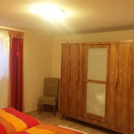 Apartment Gemütliche, Ruhig Gelegene In